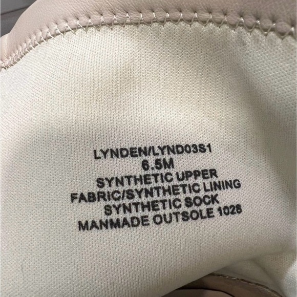 Lynden Bootie in Bone
Steve Madden
Color:Bone - Picture 5 of 6